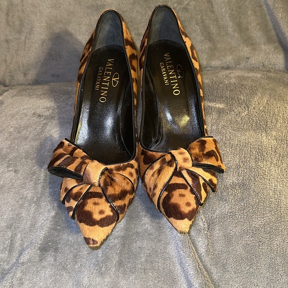 Valentino Garavani Animal Print Heels size 7.5 - Picture 2 of 12